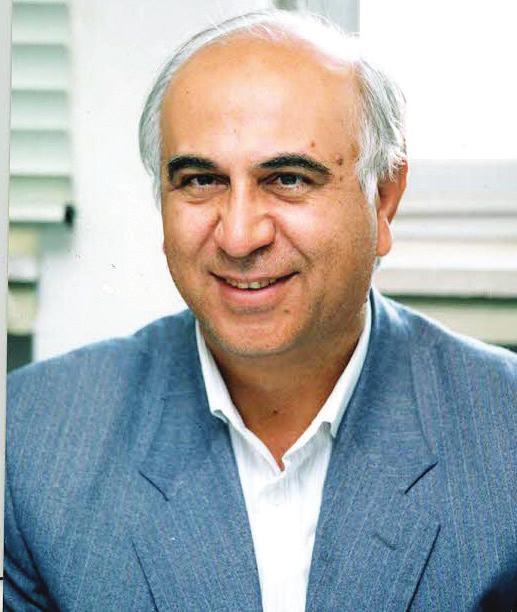 با اطمینان پاسخ دادم تا 60 درصد کتاب را فهمیده ام. فروتنانه گفت خوب است و همین قدر کافی است. من هم در همین حدود از آن می دانم.