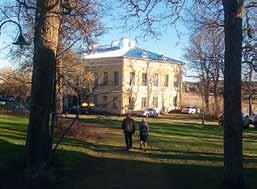 Teollisuusmuseota täydentää Museotalo Warpunen, joka on avoinna tilauksesta. Warpusessa esitellään 1900-luvun alun työläiskoti, 1920-luvun konttori sekä 1940-luvun lopun heteka-ajan koti.