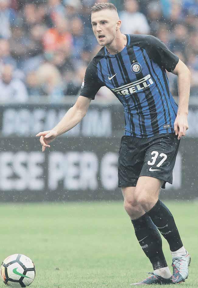 4 FUTBAL štvrtok 13. 9. 2018 MILAN ŠKRINIAR rokuje s Interom o novej zmluve, podľa La Gazzetta dello Sport chce ročný plat 3 milióny eur NAJLEPŠIE ZARÁBAJÚCI HRÁČI V SERIE A 30,0 1.