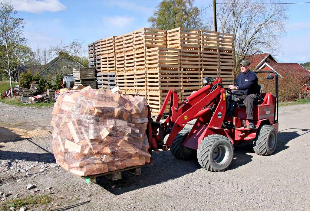 This is a translation of the compact loader test published in Norwegian magazine Norsk landbruk 09/2017. Text was translated for Norcar.