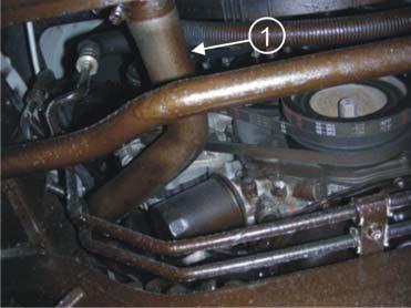 22 11/11 GB Install the heater in the lower radiator hose (1). Dismount the engine compartment undertray. Disconnect the radiator hose (1).