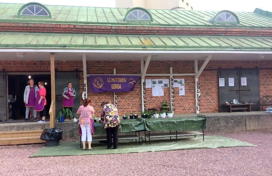 11 Taimienvaihtoilta LC Huittinen / Gerda järjesti Wirtasen makasiinin aukiolla Huittisissa