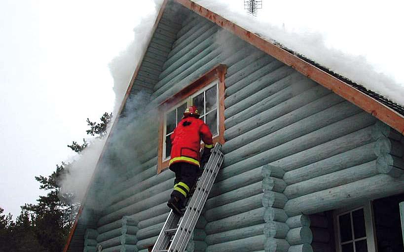 Tee selgeks, kus on sissepääs ja kuhu tuleb paigaldada ventilaator. Selgita, millises ruumis põleb ja kuhu tuleb teha väljalaskeava. Tavaliselt on selleks kõige rohkem tahmunud aken.