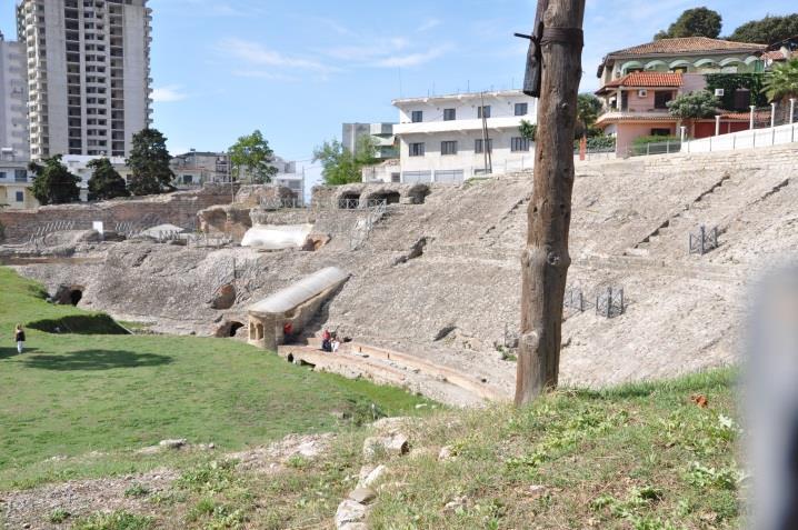 2015 Kruja Durres Berat - Vlora Tänä aamuna heräsin vaimeaan minareetista kuuluvaan rukouskutsuun.