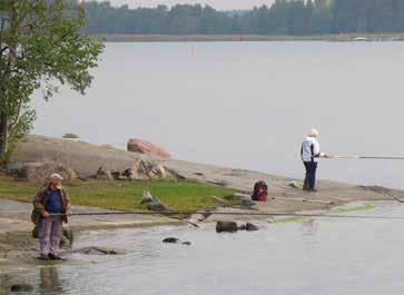 Naisten sarjan voittaja Mira Eskelisellä on hymy herkässä Kilpailun tulokset eivät sitten miesten ja kokonaiskilpailun osalta menneetkään niin kuin Strömsöössä.