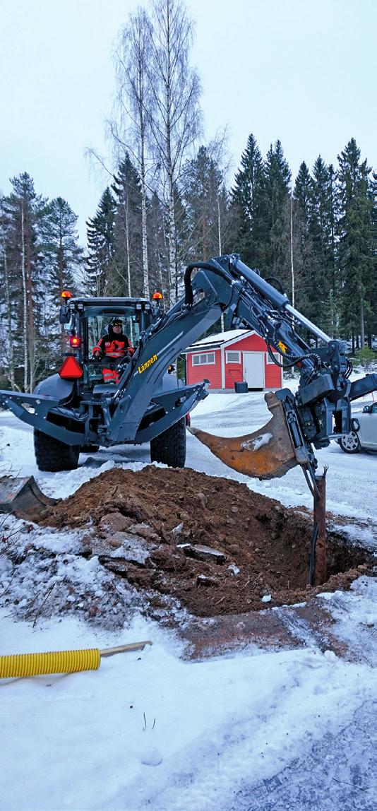 KORKEA Pystyy kaikkeen mahdolliseen Urakat kunnialla loppuun asti Juha Hynninen arvostaa suuresti sitä, että Lännen-monitoimikoneella pystyy tekemään sananmukaisesti hyvin monipuolisia töitä.