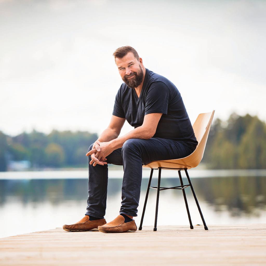 Having built a career as an interior architect and a furniture designer, Tapio Anttila is thoroughly familiar with the customer s desires and needs.