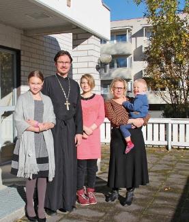 NURMES Kirkkoherra Andrei ja kanttori Maria sekä Elisabet, Anna ja Tito Verikov ovat suurten muutosten kynnyksellä. Lähtö Nurmeksesta toteutuu isä Andrein osalta jo vuoden lopussa.