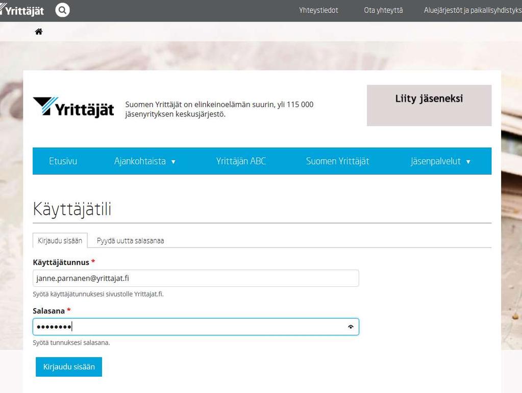 fi osoitteessa, ylälaidan Kirjautuminen valikon takaa ja siitä