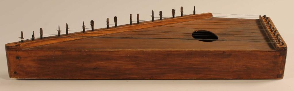 26 TMM10974 Pituus: Leveys: 738 mm 250 mm Rakennustiedot Korkeus: 110 mm Historia ei