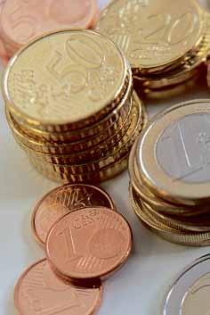 Kirkon uusi lähetysstrategia 12 Löytyvätkö rahat lopulta? Strategiaehdotuksen ajatus, että kirkon lähetysstrategiasta päätettäisiin toimikuntatasolla, poikkeaa kirkon hallinnollisesta linjasta.