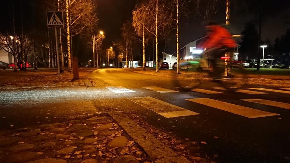 asetetaan autoliikenne väistämisvelvolliseksi Suunnittelu