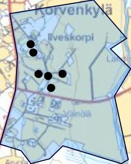 Pienipiirteinen ja viehättävä Ilveskorven kylä on edustava esimerkki raittiin tukeutuvasta kyläasutuksesta.