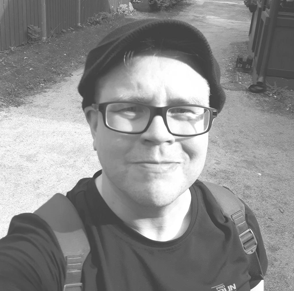 UUDET MIESSAKKILAISET ESITTÄYTYVÄT!