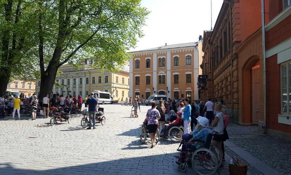 Kulttuurin ammattilaiset hoivayksiköissä selvitys osana Aili-hanketta Tilattu kesäkuussa 2018 Tampereen yliopiston tutkija Satu Niskaselta selvitys