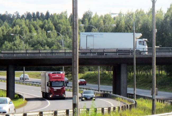 Suomen tieliikenteen tila 2016 sivu 4 / 8 Kuolleiden ja loukkaantuneiden määrä tieliikenteessä suhteessa tavoitteeseen, Q4/2016 vuoteen 2020 mennessä vuoden 2010 tasosta.