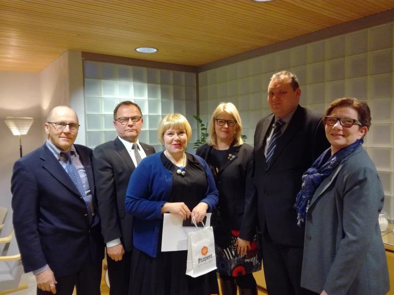 Valtiovarain ministeri Petteri Orpon tapaaminen Metsäerän jakoperusteiden muuttaminen tulee tehdä niin, että metsämaiden sijaintikunnat saavat