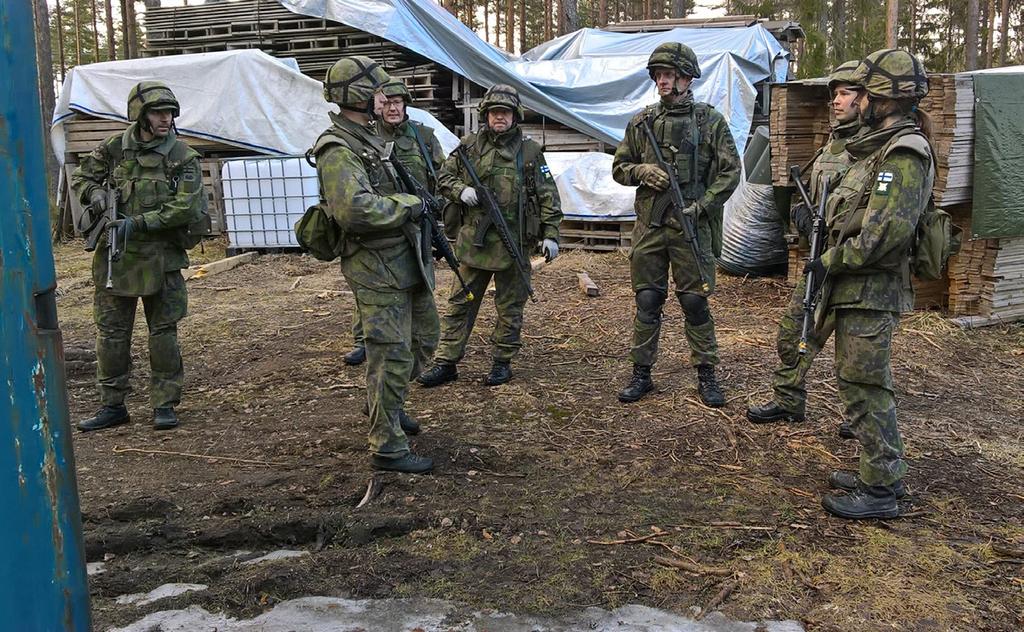 Soveltavan vaiheen tavoitteena oli harjoitella kohteensuojausta yhteistoimintaharjoituksen muodossa. Kohteensuojausharjoituksen alusta asti oli runsaasti toimintaa, ja kiirettä piti.