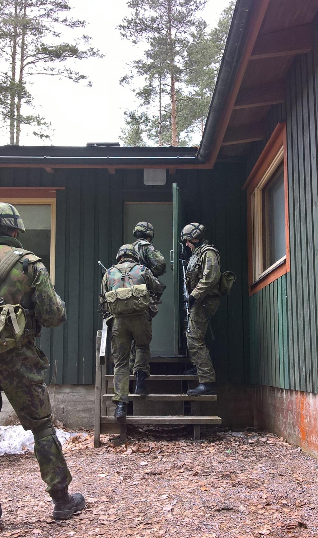 Eräs kurssilainen kertoikin, että edellisestä kerrasta on pitkä aika, joten ensi kerralla pitää ehdottomasti päästä mukaan ottamaan enemmän oppia.