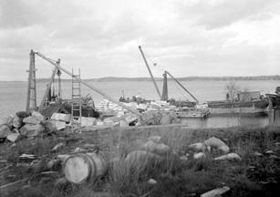 Soapstones were transported from the Nunnanlahti harbour by boats (B) to the cities of Helsinki, Vyborg, and Saint Petersburg.