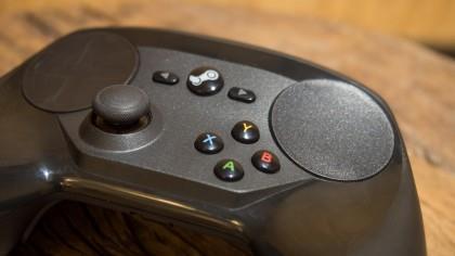 13 Valve-yrityksen Steam Controller -peliohjain keskittyy enemmän haptisen teknologian käyttämiseen.