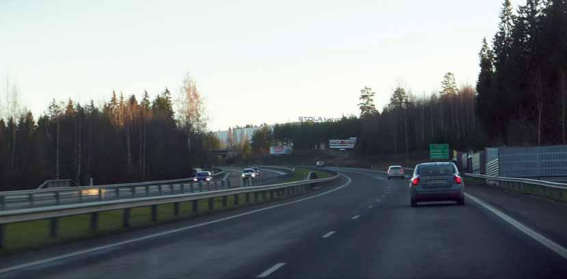 38 TARKASTELUALUE MOOTTORITIE Moottoritien molemmille puolille on suunniteltu työpaikka-alueita.
