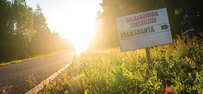 ILMOITTAUTUMINEN LEIRILLÄ Valitse ohjelmasta sinua kiinnostava laji ja taso. Ilmesty paikalle suoraan siihen saliin ja sille tunnille kuin haluat.