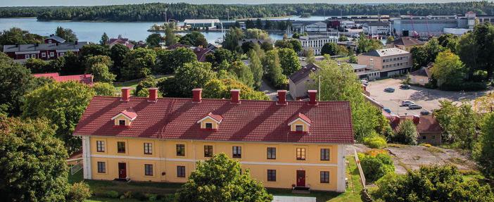 Puolilta päivin matka jatkuu Kaidanojan kartanoon, jossa nautimme lounaan noutopöydästä. Paikka on Yläneen entinen vanhainkoti, josta on nykyään tullut suosittu ruokapaikka.