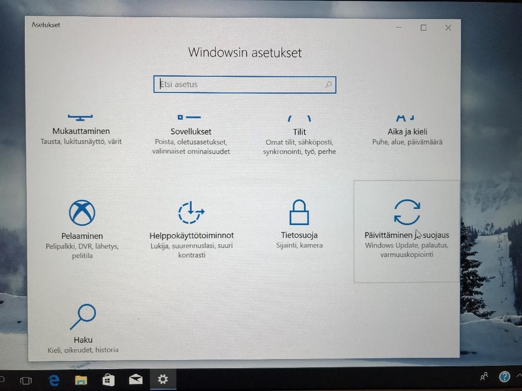 Päivitetään Windows. 3. 2. 1. Avaa Käynnistä-valikko.