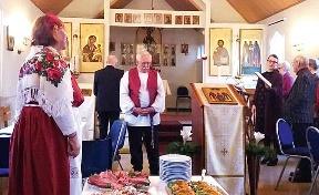 ) LAPSET JA NUORET Liturgiakerho kokoontuu Mikkelin seurakuntasalissa liturgian alussa.