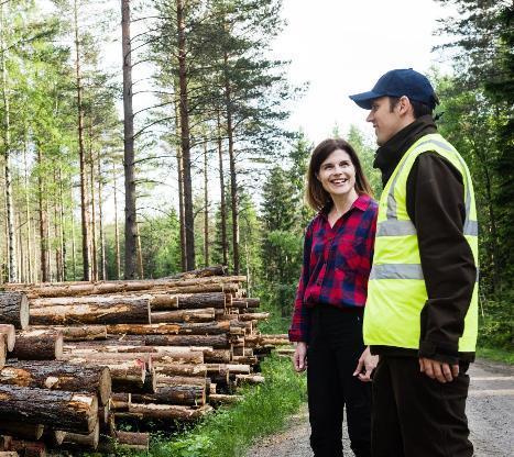 hoitamiseen, metsärahan sijoittamiseen ja sukupolvenvaihdokseen liittyvät palvelut Sähköisten palvelujen edelläkävijä Palvelemme puuraaka-ainetta ja