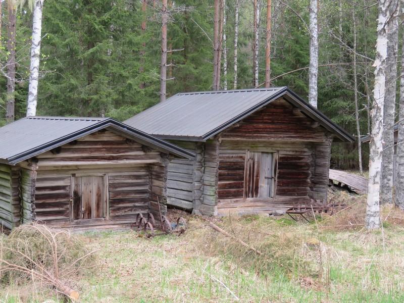 Kämppä on sijainnin perusteella ja lämmityslaiteen puuttumisen perusteella hyvin todennäköisesti ollut tilapäinen uittokämppä. Vaikutusten arvio: Ei vaikutusta.