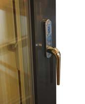 lähtöasentoon ota avain pois lukosta avaa ovi painikkeesta, lukko lukkiutuu oven sulkeutuessa älä unohda avainta lukkoon Oven avaaminen vääntönupista sisältä kierrä nuppia 90 myötäpäivään kunnes