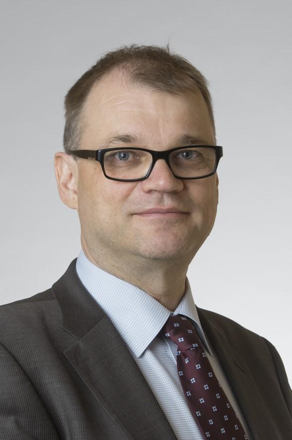 Keskustan kannatus ehdokkaiden iän mukaan eduskuntavaaleissa 2007,
