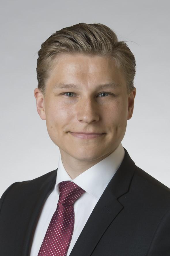 70 72 74 KOK 2007 KOK 2011 KOK 2015 Sauli Niinistö (s. 1948) Kuvio 10.