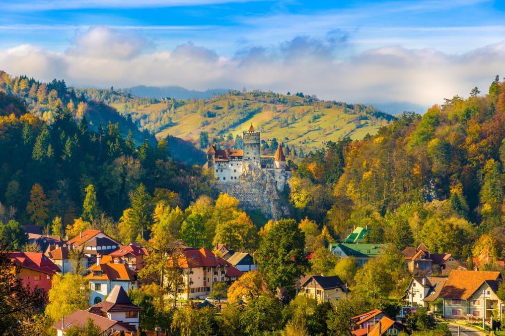 Kesäkuu Brașov, Romania Brașovia ympäröivät vehreät Karpaatit. * Lähde Transilvanian sydämeen tutustumaan yhteen Itä-Euroopan suurimmista vuorijonoista.
