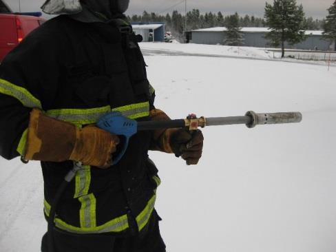 palavilta pinnoilta Kevyt järjestelmä, joka voidaan integroida eri ajoneuvoihin Sammutustekniikka Suihkuputki on pitempään auki kuin pienpisarasammutuksessa palokaasuja jäähdyttäessä.