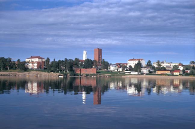 kaupunginosan kortteleita 7, 62, uimaranta-aluetta, sekä katu-, virkistys- ja vesialuetta.