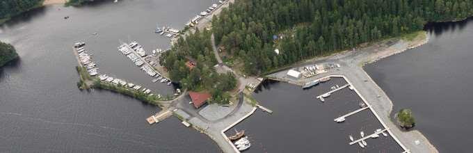 Kuopion Pursiseuran tukikohdat PIRTTINIEMI Lat. 62 54,20' P Long. 27 43,95' I Kuopion Pursiseuran kotisatama Pirttiniemi sijaitsee n.
