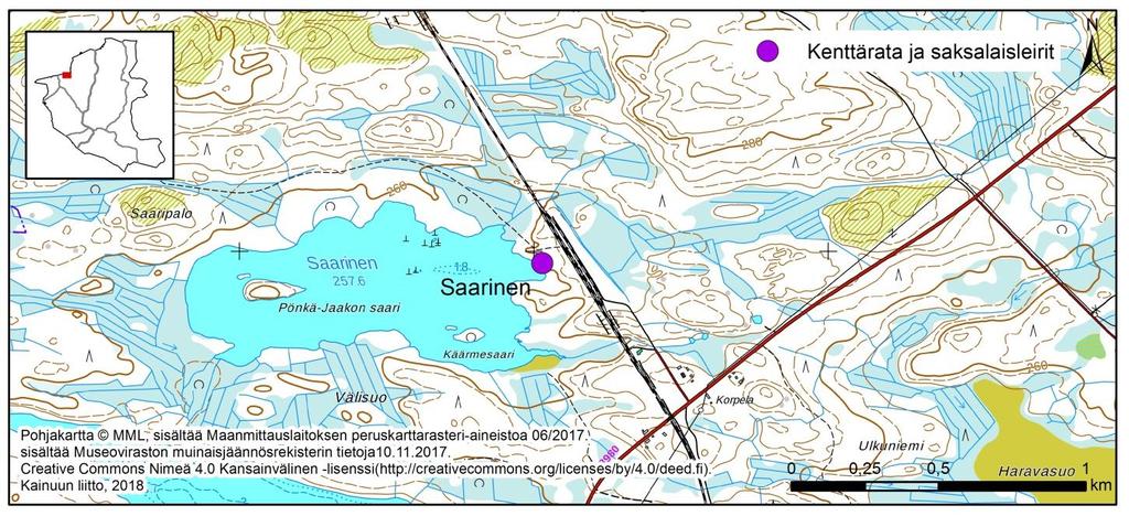 Saarinen (100003024) Kuva 4 Loivasti Saarinen-järven itärantaan laskevaa kangasmaastoa. Paikalla on heikosti ympäröivästä maastosta erottuva rakennuksen jäännös.