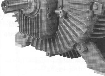 - The shell consists of a steel body lined with white metal (1). - Oil ring for lubrication.