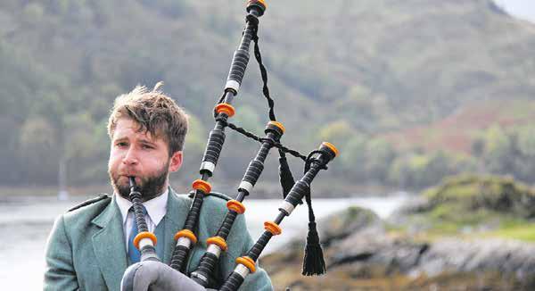 Lähde mukaan kokemaan Skotlannin värikäs historia ja kulttuuri. Matkalla tutuksi tulevat karu ja vuoristoinen Ylämaa, tasankojen Alamaa, Isle of Skye sumun saari ja kumpuileva Etelän ylänkö.