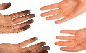 muut AmmATTITUOTTEET 1/2 KÄSIENSUOjA-AINE Suojaa käsiä lialta. Helpottaa huomattavasti käsien puhdistamista työn jälkeen.