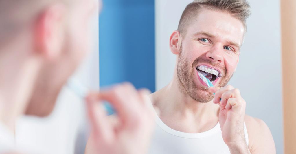 Hampaiden puhdistus MILLAINEN ON HYVÄ HAMMASHARJA? Hammasharjan valinta vaikuttaa puhdistustehoon. Hyvä hammasharja on pehmeä ja pienipäinen.