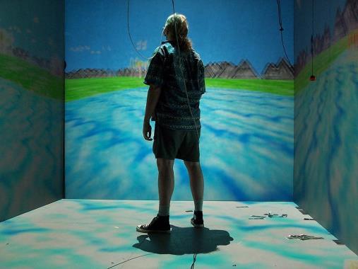 VIRTUAALITILAT (CAVE AUTOMATIC VIRTUAL ENVIRONMENT) Luolassa voidaan 3Dsimuloinnilla todentuntuisesti visualisoida suunnitelmat tai mallinnetut tilat.