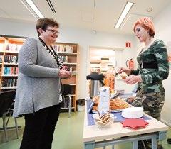 Kaisa Myllykoski ja Tiina Hautala työskentelevät sekä Kotilinnassa että päivätoiminnan puolella Veturissa. 5.