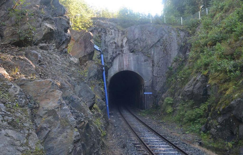 Väyläviraston liikennetunnelit Maantietunneleita 20 kpl Vanhimmat 1980-luvulta Pisin Rantatunneli 2320 m