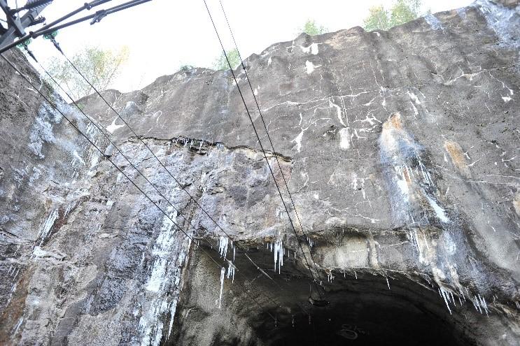 Tavoitteet Liikenneturvallisuus Tavoitteena määritellä rekisteriin sellaiset tunnelitiedot ja tunnelin rakennekuvaus, jotka palvelevat eri osapuolia tunneliomaisuuden hallinnassa kaksi kokonaisuutta: