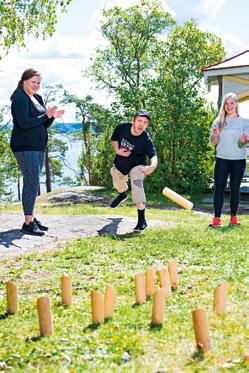 Pirkanmaan kesäleirit Kuvat: Anna-Liisa Nikus Teema ja harrastekurssit Pirkanmaalla AITOON KOULUTUSKESKUS Tulikalliontie 54, 36720 AITOO / PÄLKÄNE Aitoon koulutuskeskus sijaitsee kauniin hämäläisen