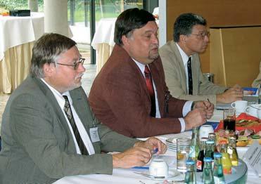 (Foto: Füglein, Netzsch Gerätebau) anderen initiiert und organisiert, im Juni in Dresden wurde von Pressearbeit begleitet.